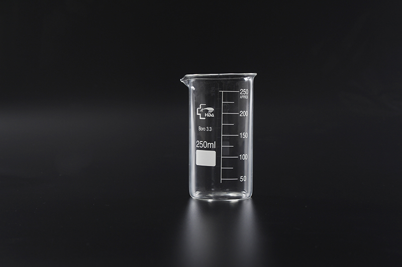 1102 Beaker Tall Form With Spout And Printed Graduations